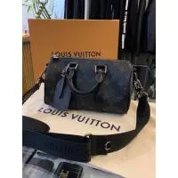 在飛比找Yahoo奇摩拍賣-7-11運費0元優惠優惠-Louis Vuitton LV 老花 黑灰色拼接配色 圓筒