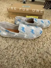 NWT-Tom's Women's Redondo Drizzle Chambray Llamas Gray Shoes size 8 slip ons