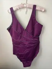 NWT MIRACLESUIT Size 18 Horizon Fuschia One piece Swimsuit MSRP $158
