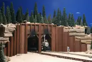 G SCALE TRAIN TUNNEL PORTAL FOR USE w LGB ARISTOCRAFT ACCUCRAFT TRACK LOCOMOTIVE