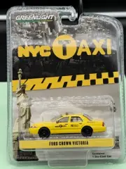 1:64 Scale Ford Crown Victoria / NYC Taxi (Greenlight Collectibles)