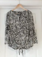 WALLIS Blouse NWT Black & Cream Patterned Tie Front Top 3/4 Sleeve UK Size Small