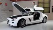 Mercedes SLS AMG White Gull Wing V8 G 1:24 Diecast Scale Model Welly Car