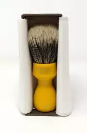 Butterscotch Resin Manchurian Brush. 27.5x51 mm. 2-Band. Italia. Zenith M25