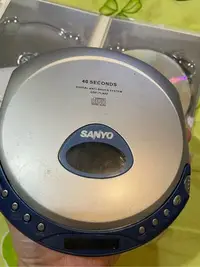 在飛比找Yahoo!奇摩拍賣優惠-珍藏三洋CD隨身聽 CD PLAYER SANYO 不確定可