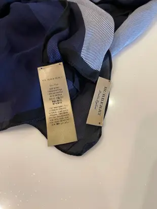 BURBERRY 絕美經典格紋100% silk 大披肩 圍巾