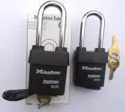 (2) MASTER Lock Padlocks 6121 KZLJW1 In keys stamped EST. 1921
