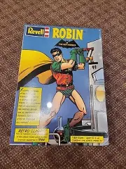 Revell Retro Classic Robin "The Boy Wonder" Model Kit *NEW SEALED BOX* “1999”