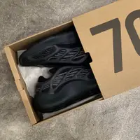 在飛比找蝦皮購物優惠-【Focus Store】 Adidas Yeezy 700