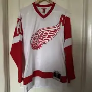 Mitchel & Ness Men's S Brendan Shanahan White Detroit Red Wings 2001/02 Jersey