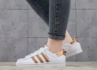 在飛比找Yahoo!奇摩拍賣優惠-ADIDAS ORIGINALS SUPERSTAR 白色 