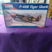 MONOGRAM P-40B TIGER SHARK PLANE MODELING KIT #5209
