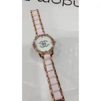 在飛比找蝦皮購物優惠-Jam tangan CC putih pink LENGK