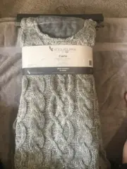 Koolaburra by Ugg - Carla style Christmas Tree skirt - gray cable knit NWT