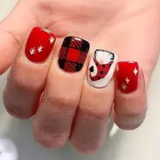 AVZXXKUF 24PCS Christmas Press on Nails, Cute Xmas Short Square False Nails with Christmas Hat Design, Glossy Acrylic Lovely False Nails for Women or Girls
