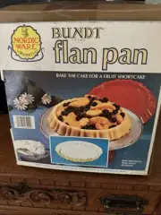 Harvest Gold Nordic Ware Bundt Flan Pan Vintage 1970s Original Box