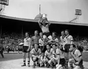Soccer - FA Cup Final - Wolverhampton Wanderers v Blackburn 1960 OLD PHOTO 8