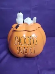 Peanuts HALLOWEEN Snoopy’s Snacks Pumpkin dog treat Cookie Candy Jar