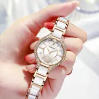 在飛比找蝦皮購物優惠-時尚閃亮鋯石美麗的白色和金色錶盤石英機芯金屬手錶陶瓷錶帶防水