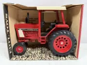 1/16 IH International 886 Tractor Cab & Safety Frame ROPS # 461 DieCast New ERTL
