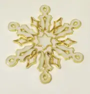 PRETTY SNOWFLAKE SUNCATCHER (WINTER SUNCATCHERS)