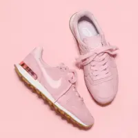 在飛比找Yahoo!奇摩拍賣優惠-Nike internationalist SD pink 