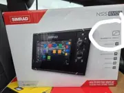 SIMRAD NSS7 EVO3 CHARTPLOTTER/FISHFINDER WITH INSIGHT CHARTS