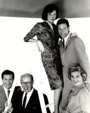 CAST FROM "THE DICK VAN DYKE SHOW" - 8X10 PUBLICITY PHOTO (BB-399)