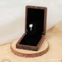 在飛比找蝦皮商城精選優惠-旋轉戒指盒卡片式創意戒指盒高檔求婚小衆高級精緻愛心折疊木質盒