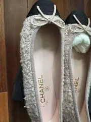 CHANEL 20P NIB Pink Tweed Fabric & Black Logo Cap-Toe Ballet Flats Size 38C