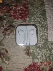 Original Apple EarPods Headphones Plug Earbuds iPhone iPad