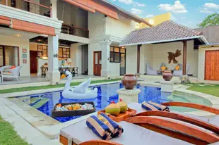 水明漾的3臥室別墅 - 360平方公尺/4間專用衛浴UMA LIMA 3BR Villa Seminyak 8min walk to The Beach