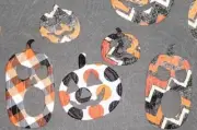 18 JACK-O-LANTERN PUMPKINS HALLOWEEN PAPER DIE CUTS