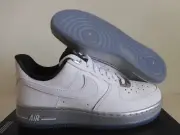 WMNS NIKE AIR FORCE 1 07 SE WHITE-WHITE-METALLIC SILVER SZ 6 [DX6764-100]