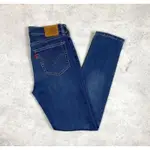 LEVIS BOYFRIEND 的 LP 牛仔褲