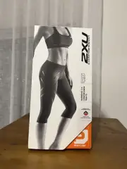 2XU 3/4 Women’s Compression tights size XS - BRAND NEW + free skins top