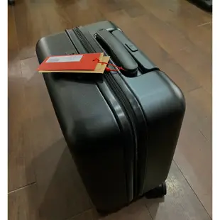 Samsonite RED 15吋 Toiis C 極簡線條PC硬殼TSA飛機輪登機箱/行動辦公室/行李箱 (黑色)