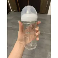 在飛比找蝦皮購物優惠-新安怡 AVENT 親乳感玻璃奶瓶 240ml （全新）