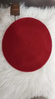 NWT Gucci Red Beret Hat Size M Made In Italy