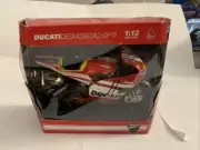 MotoGP Ducati Desmosedici GP11 - Valentino Rossi 2011 - NewRay - 1:12
