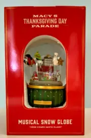 MACY'S 2024 THANKSGIVING DAY PARADE MUSICAL SNOW GLOBE NEW NIB WATER CHRISTMAS