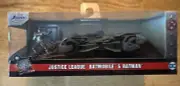 Jada Toys Batman BATMOBILE 1:32 Scale DieCast Vehicle & Figure