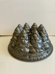Nordic Ware Holiday Tree Bundt Cake Pan w/Christmas Trees & Train 10 Cups USA