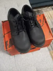 New Size 9W WORX Safety Shoes