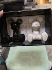 Disney Mickey Mouse Sitting Salt And Pepper Shakers Black And White New