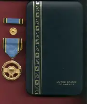 NASA Exceptional Service Space Award medal with ribbon bar and lpin in case