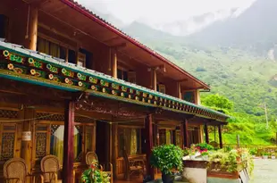香格裏拉虎跳峽卓瑪客棧Tibet Guest House