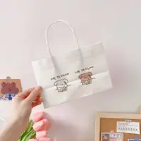 在飛比找蝦皮購物優惠-台灣現貨 用功讀書的小狗紙袋 白色紙袋 牛皮紙袋手提袋 韓文