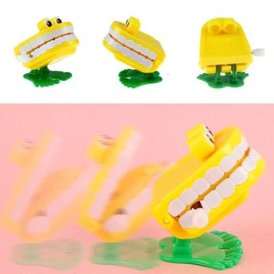 Halloween Mini Wind up Chattering Teeth Funny Walking Toys Gag Teeth Gift T5D0