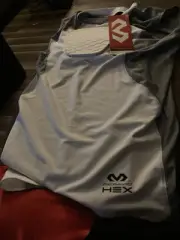 New McDavid Youth Hexpad Hex Sternum Shirt 7610Y Size Small
